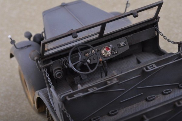Trumpeter 01583 Sd.Kfz.8 Schwerer Zugkraftwagen 12t (1:35)