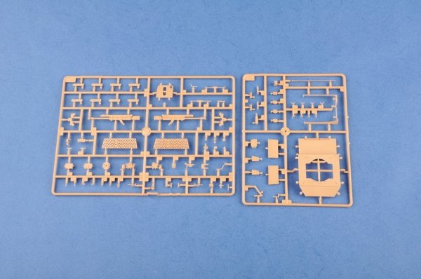 Hobby Boss 83807 4.7 cm Pak(t) Sfl.auf Fgst. Pz.Kpfw.35 R 731(f) (1:35)