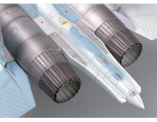 Trumpeter 02270 Su-27UB Flanker-C (1:32)