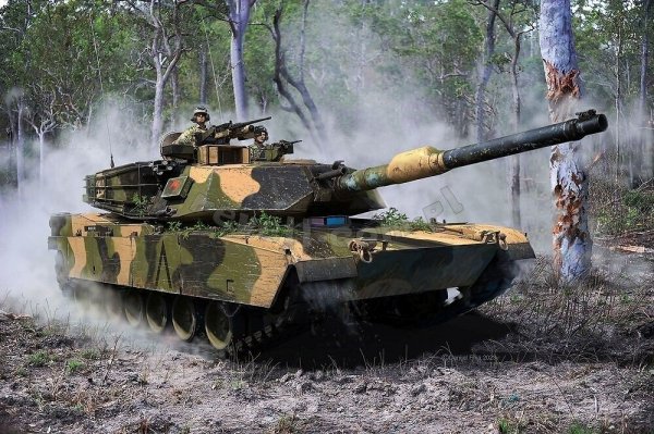 Revell 03346 M1A1 AIM(SA)/ M1A2 Abrams 1/72