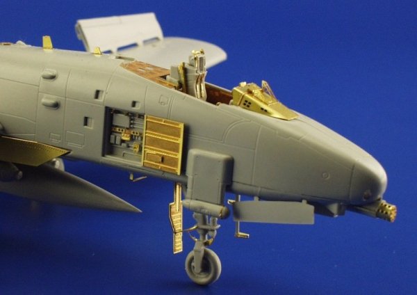 Eduard 73232 A-10 1/72 ITALERI, REVELL