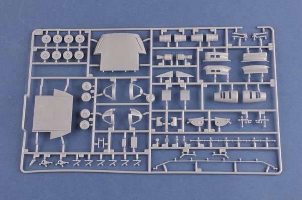 Hobby Boss 81773 CH-47D CHINOOK 1/48
