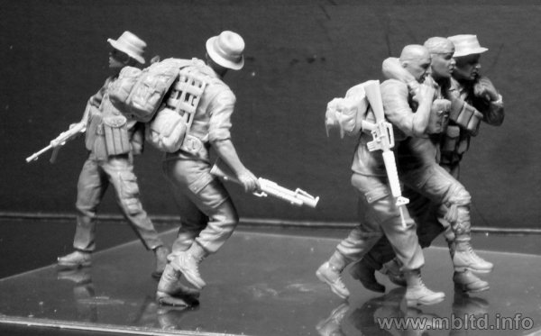 Master Box 35107 HEAD FOR THE HUEY VIETNAM(1:35)