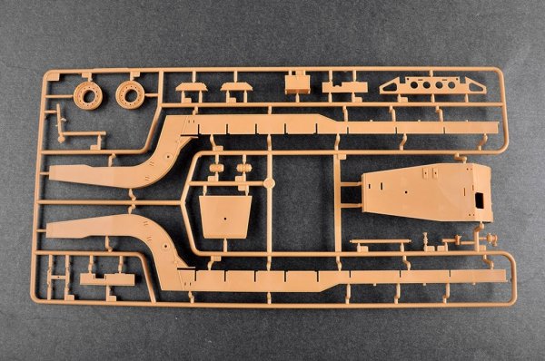 Trumpeter 01086 BAZ-6403 with ChMZAP-9990-071 trailer 1/35