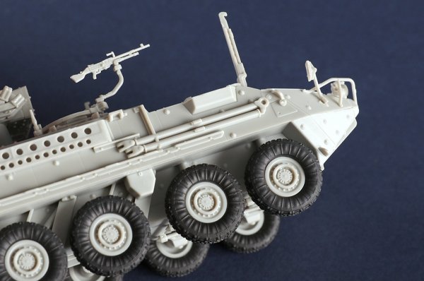 Trumpeter 07425 M1134 Stryker Anti-Tank Guided Missile (ATGM) 1/72