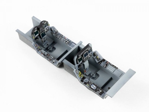 Red Fox Studio QS-32119 Boeing F/A-18D (Late) Hornet Academy/Kinetic 1/32