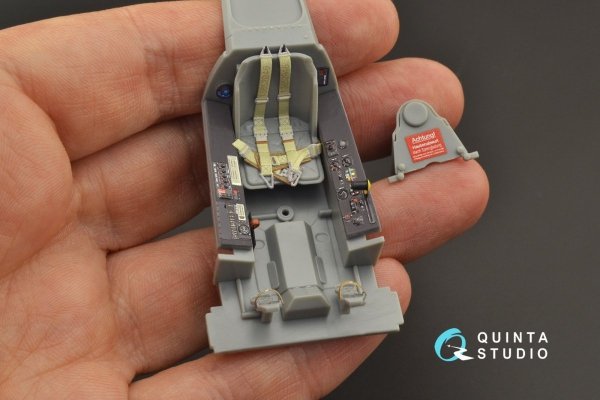 Quinta Studio QD32126 FW 190A-8 3D-Printed &amp; coloured Interior on decal paper (Hasegawa) 1/32
