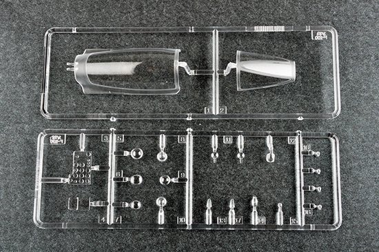 Trumpeter 03221 F-100C Super Sabre 1/32