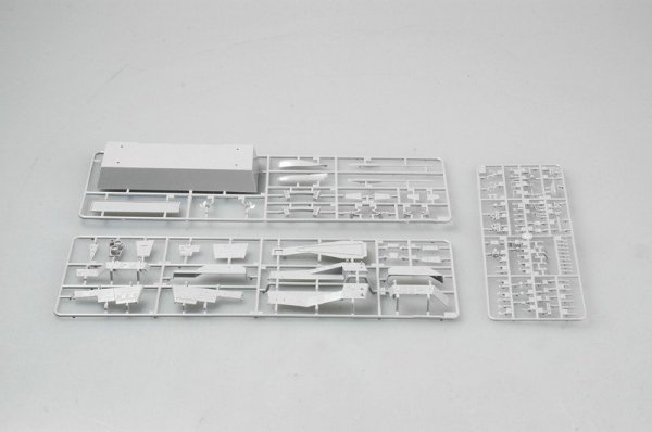 Trumpeter 04533 JMSDF DDG-174 Kirishima (1:350)