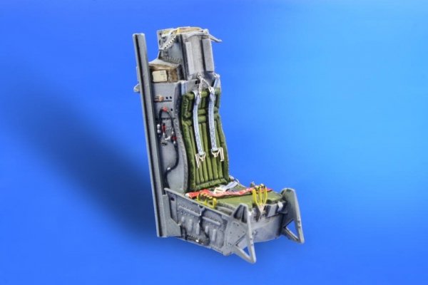 Eduard 648001 F-16 early seat 1/48 (Tamiya)