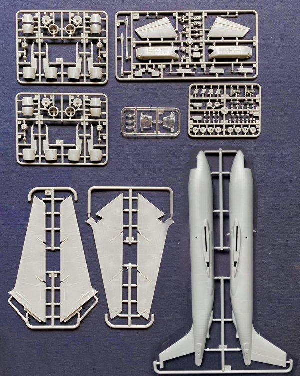 Roden 350 Boeing KC-135R Stratotanker 1/144