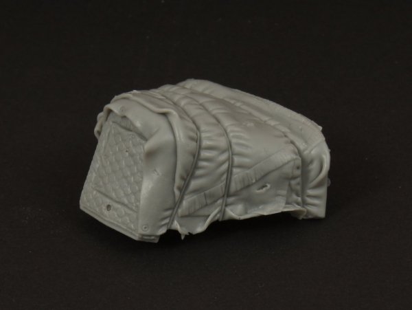 Panzer Art RE35-291 Mercedes 1500 engine deck with canvas cover (Miniart) 1/35