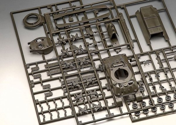 Revell 63290 Sherman M4A1 - model set 1/72