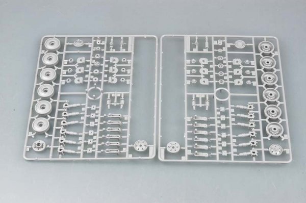 Trumpeter 01522 British Challenger 2 Enhanced Armour (1:35)