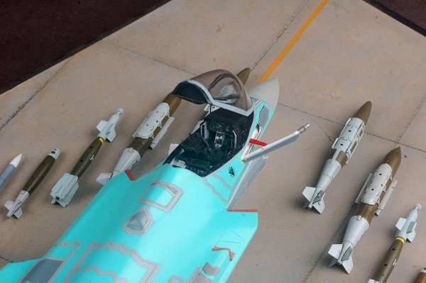 Kitty Hawk 80132 F-35C Lighting II (1:48)