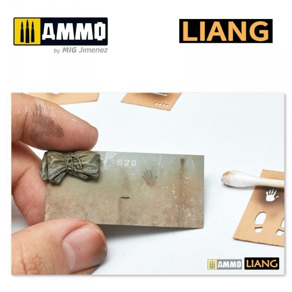 Liang 0004 Handprint &amp; Shoeprint Airbrush Stencils