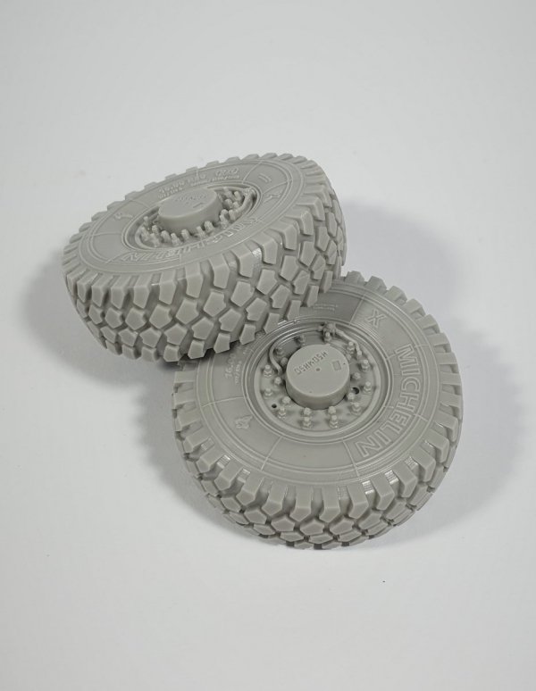 Panzer Art RE35-744 MTVR M24 Road wheels (Michelin) 1/35