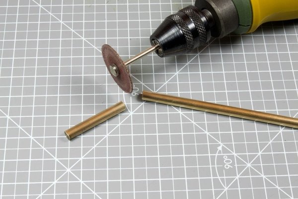 AK Interactive AK9110 BRASS PIPES 1.1MM Ø. 5 UNITS.