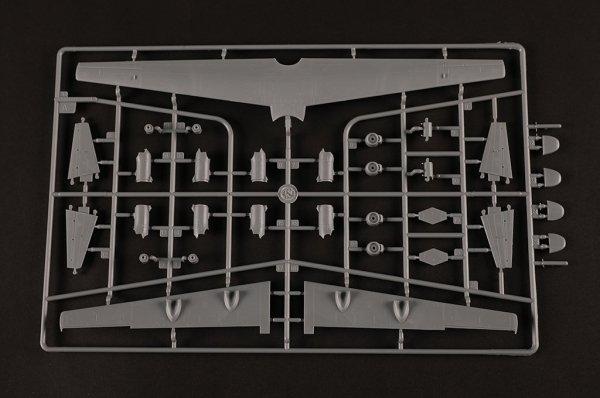 Hobby Boss 83906 Chinese Y-9 1/144