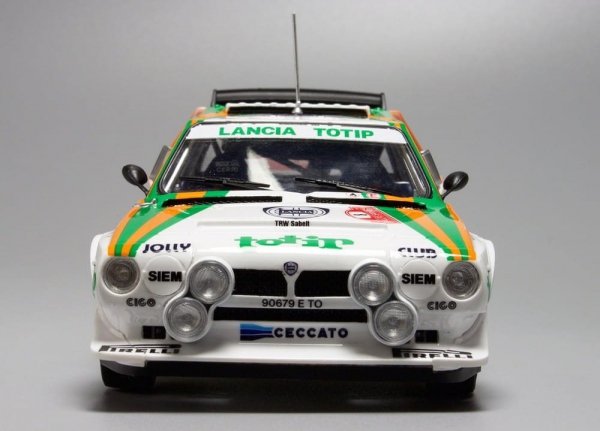 NuNu PN24005 Lancia Delta S4 '86 Sanremo Rally 1/24