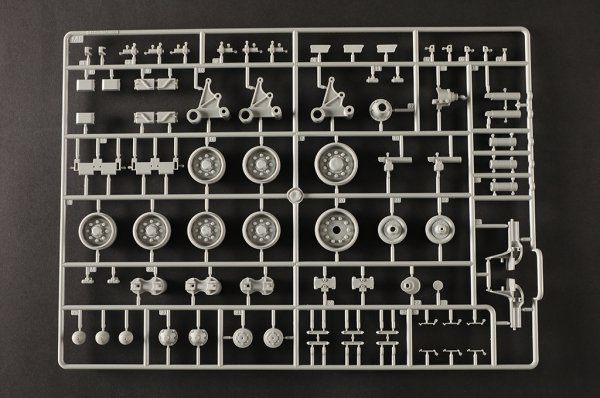 I Love Kit 61621 M4A3E8 Thunder VII - US Medium Tank 1/16