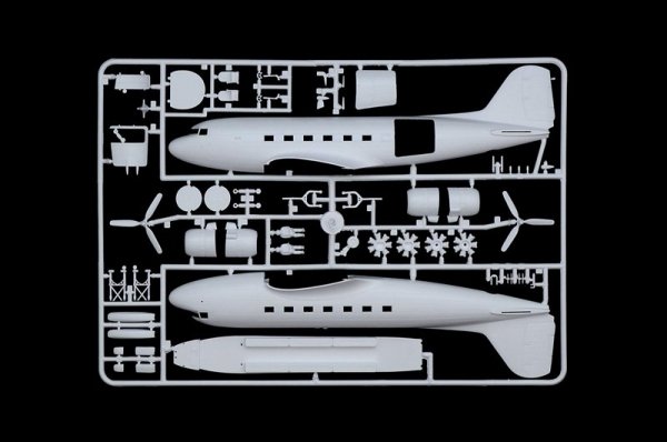 Italeri 1349 Douglas DC3 Swissair (1:72)