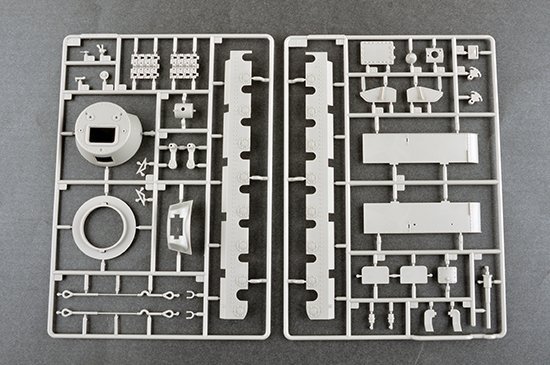 Trumpeter 09590 Soviet T-100 Heavy Tank 1:35