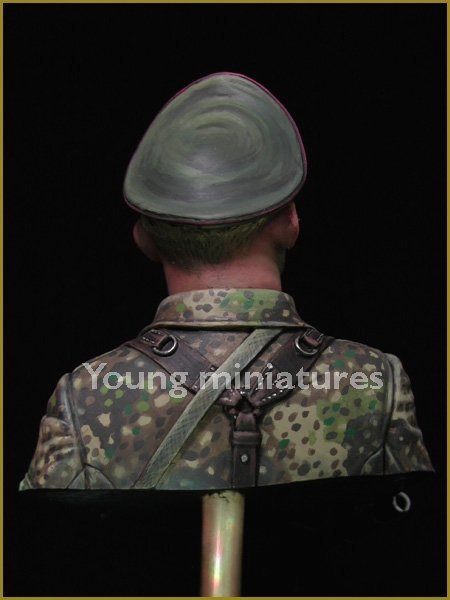 Young Miniatures YM1831 German Waffen SS Officer 1944 1/10