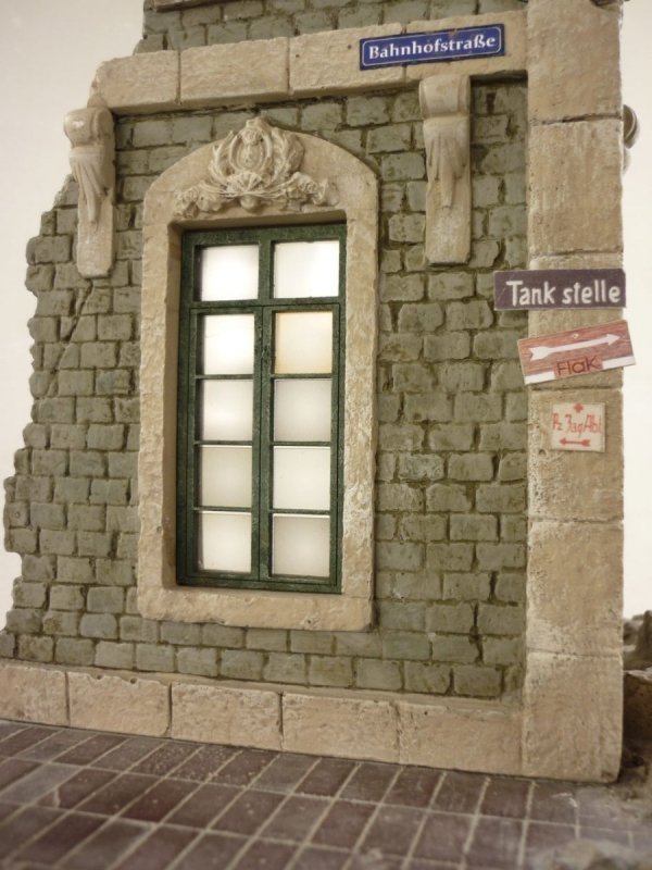 RT-Diorama 35253 Diorama-Base: Cityhouse Corner 1/35