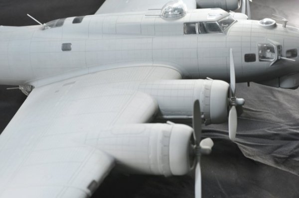 HK Models 01E04 B-17 Flying Fortress F and G (1:32)