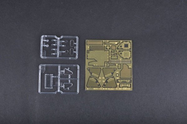 Trumpeter 01512 M1129 Stryker Mortar Carrier Vehicle (MC-B) (1:35)
