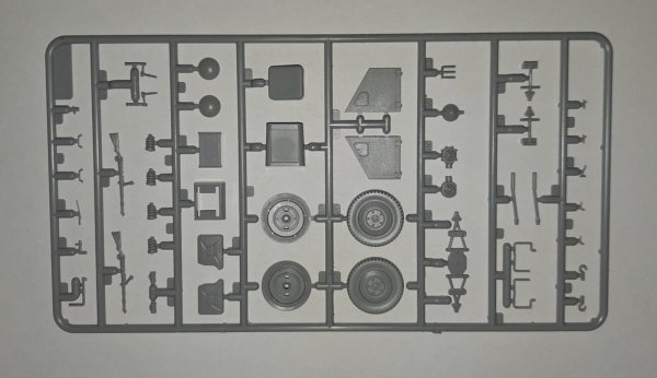 ICM 35581 le.gl.Einheits-Pkw Kfz.1, WWII German Light Personnel Car 1/35