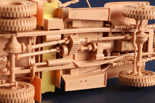 I Love Kit 63567 CCKW-352 with M2A1 105MM Howitzer - Machine Gun Turret Version 1/35