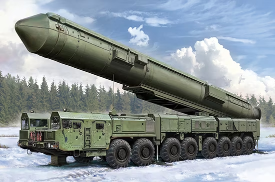 Hobby Boss 82952 15U175 TEL of RS-12M1 Topol-M ICBM complex 1/72