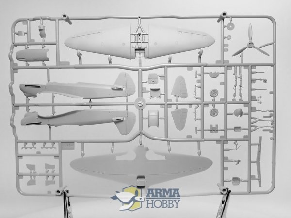 Arma Hobby 70088 Yakovlev Yak-1B 1/72