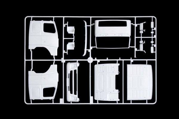 Italeri 3907 VOLVO FH16 520 SLEEPER CAB