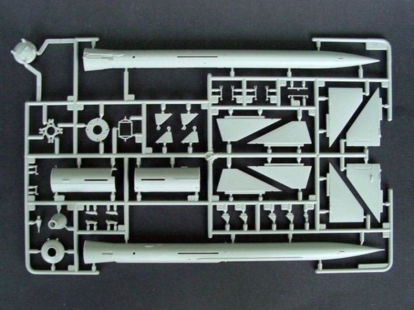Trumpeter 00205 HQ-2 Missile With Loading Cabin (1:35)