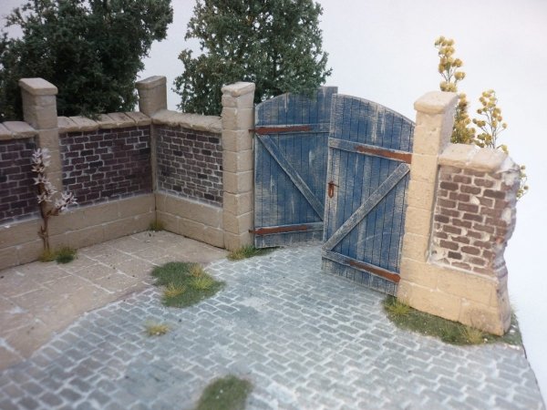 RT-Diorama 35214 Diorama-Base:&quot;Backyard&quot; 1/35