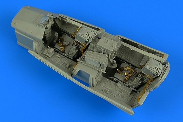 Aires 2243 Panavia Tornado GR.1 - early v. cockpit set 1/32 REVELL