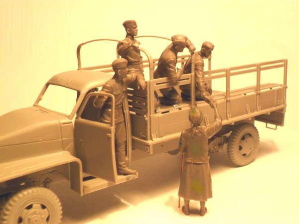 ICM 35635 Soviet Motorized Infantry (1943-1945) (1:35)