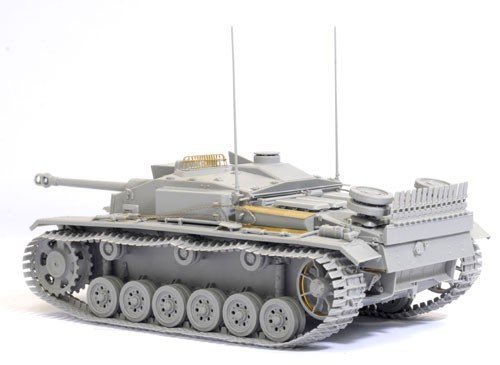 Dragon 6644 StuG III Ausf.F8 Late Production w/Winterketten (1:35)