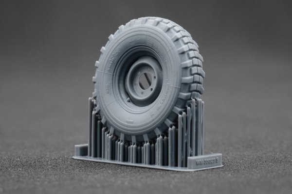 ScaleX WM 35023S Unimog 404 11.0R20 X Sagged v2 Sagged wheel set (for AK-Interactive, ICM, Revell) 1/35