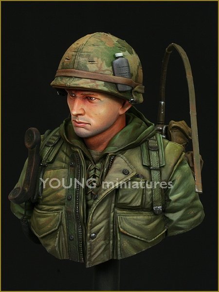 Young Miniatures YM1817 USMC Hue. Vietnam 1968 1/10