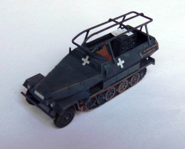 First to Fight PL043 Hanomag 251/6 Ausf. A (1:72)