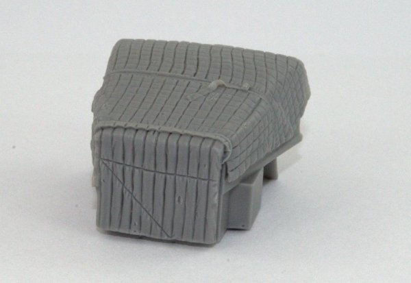 Panzer Art RE35-252 Studebacker engine deck with winter canvas 1/35