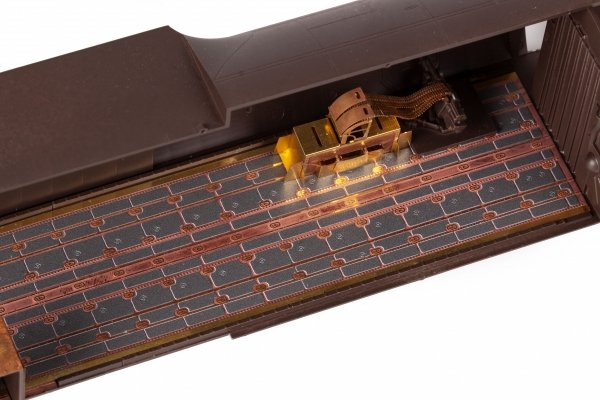 Eduard 73814 AC-130J cargo interior ZVEZDA 1/72