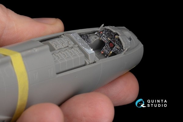Quinta Studio QD48225 CF-104 Early 3D-Printed &amp; coloured Interior on decal paper ( Kinetic ) 1/48