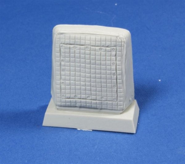 Panzer Art RE35-174 Cooler mask with canvas cover for Sd.Kfz 9 “FAMO” 1/35