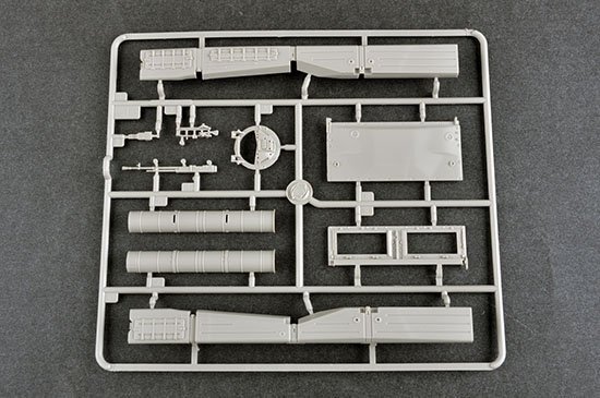 Trumpeter 09588 Russian T-80BVM MBT(Marine Corps) 1/35