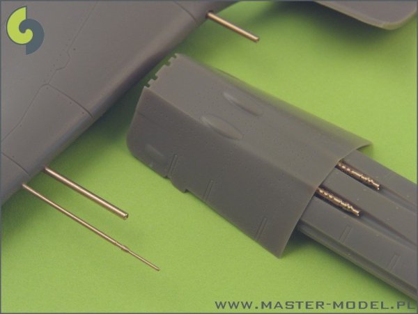 Master AM-48-018 Fw 190 A6 armament set (MG 17 barrel tips, MG 151 barrels, MG 151 fairings) &amp; Pitot Tube (1:48)